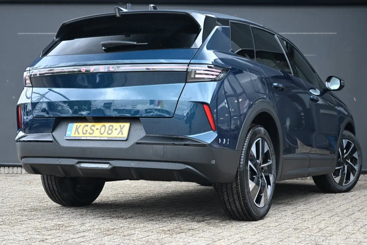 1.2 Turbo Hybrid Business Edition DEMO-DEAL! | Navigatie | Stoel/Stuurverwarming | Achteruitrijcamera | Comfortstoelen | !!