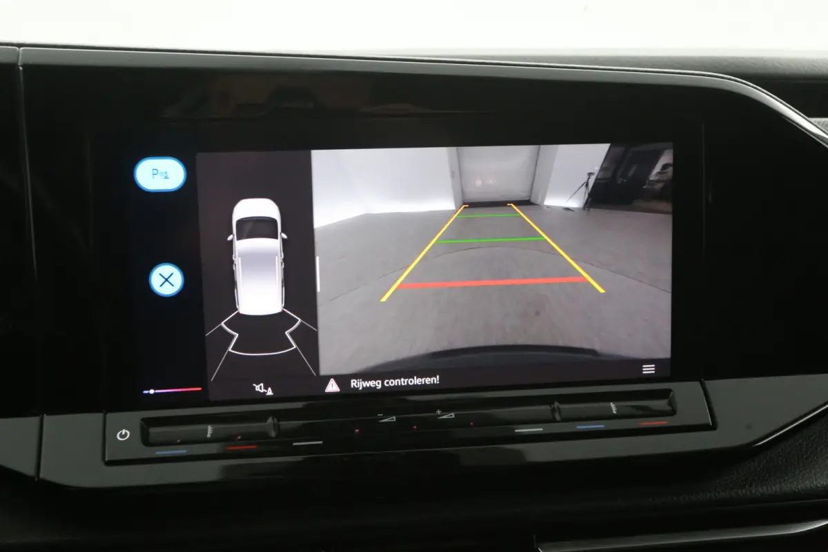 2.0 TDI 123PK 1st Edition | Automaat | Airco | Camera | 19" LMV | Cruise | Virtual | Carplay
