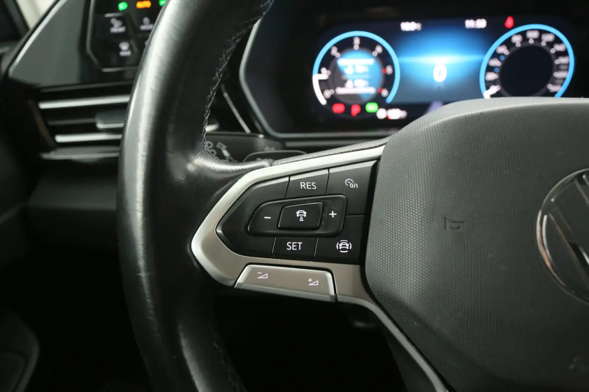 2.0 TDI 123PK 1st Edition | Automaat | Airco | Camera | 19" LMV | Cruise | Virtual | Carplay