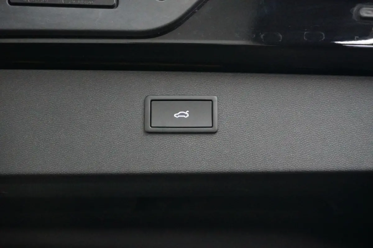 1.5 e-Hybrid 204PK | Achteruitrijcamera | Keyless Drive | Panoramaschuif-kanteldak