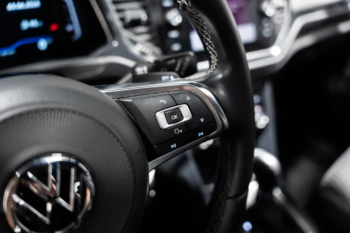 2.0 TSI 4Motion DSG R-Line Pano Navi Camera