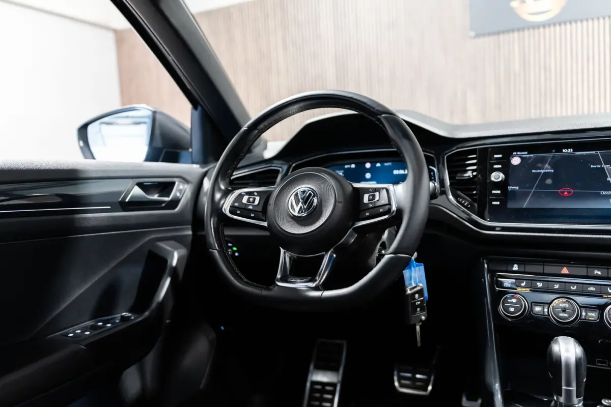 2.0 TSI 4Motion DSG R-Line Pano Navi Camera