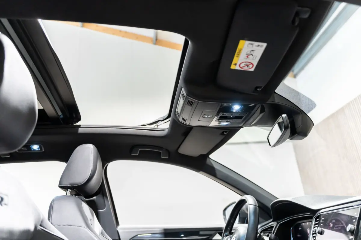 2.0 TSI 4Motion DSG R-Line Pano Navi Camera