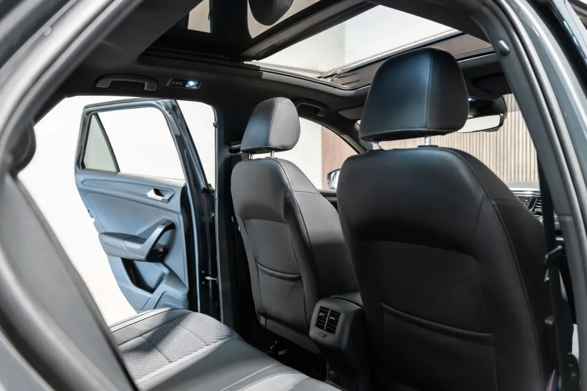 2.0 TSI 4Motion DSG R-Line Pano Navi Camera