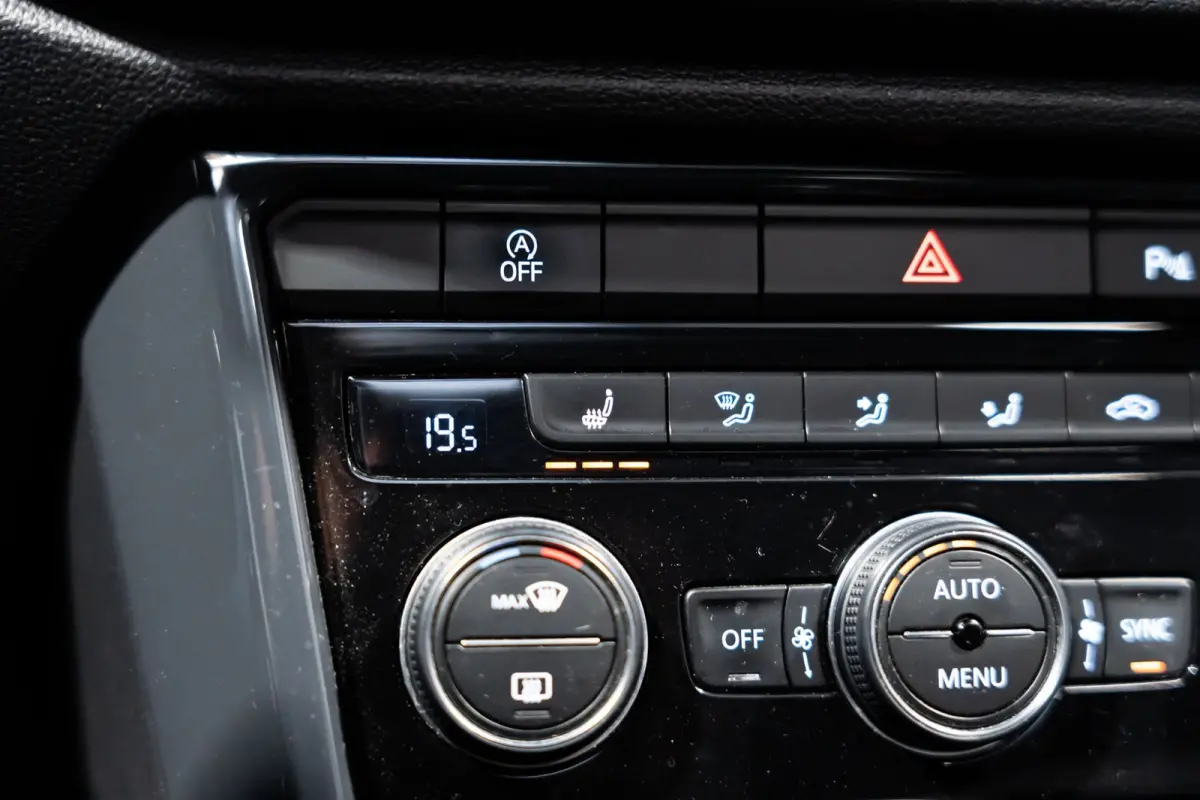 2.0 TSI 4Motion DSG R-Line Pano Navi Camera