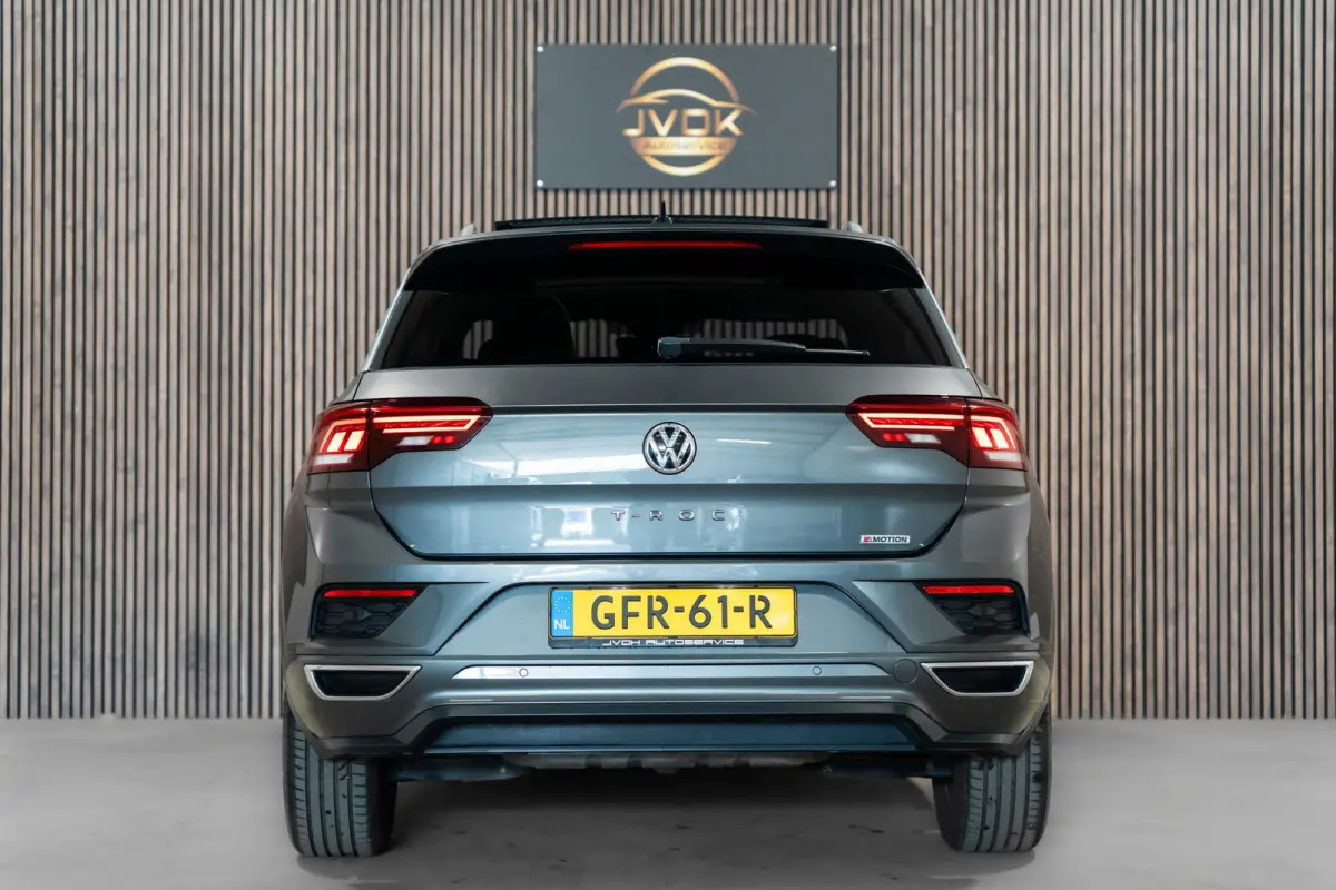 2.0 TSI 4Motion DSG R-Line Pano Navi Camera