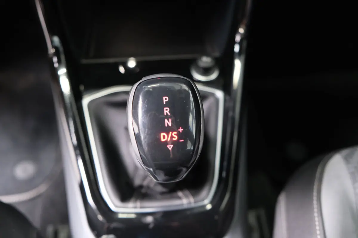 1.0 TSI Style Business 2x R-Line Automaat - Airco, Cruise, Virtueel display, Camera, Carplay, Trekhaak.