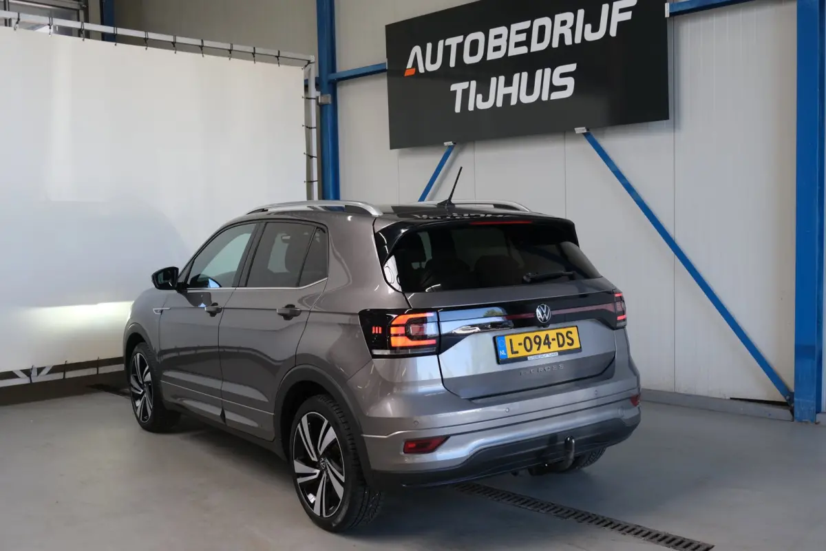 1.0 TSI Style Business 2x R-Line Automaat - Airco, Cruise, Virtueel display, Camera, Carplay, Trekhaak.