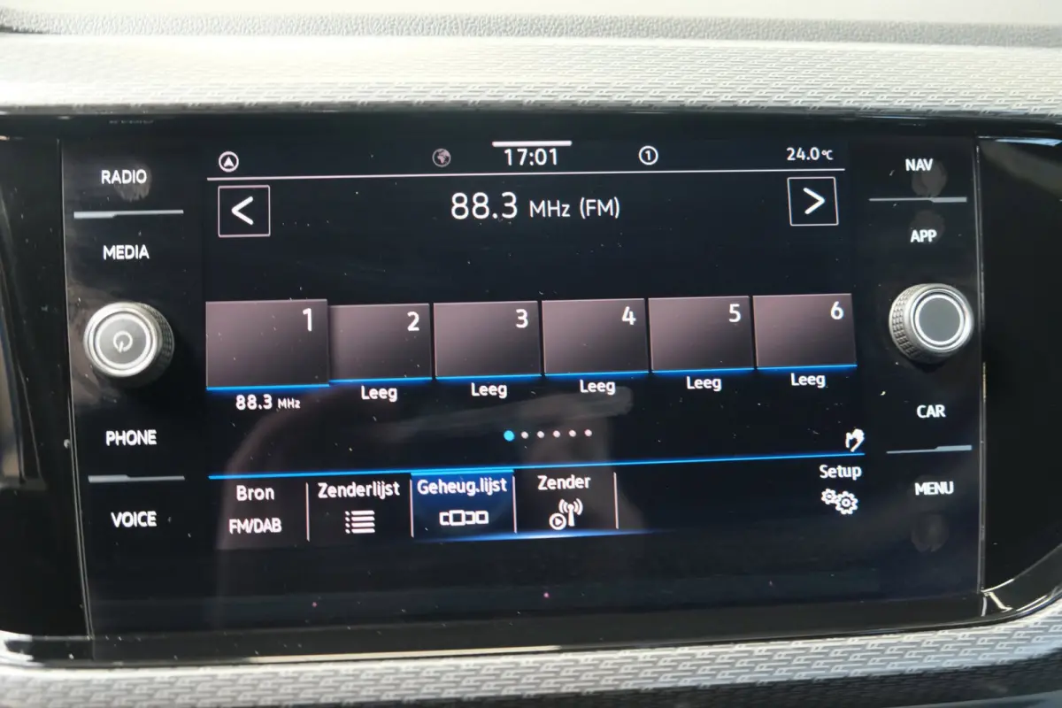 1.0 TSI Style Business 2x R-Line Automaat - Airco, Cruise, Virtueel display, Camera, Carplay, Trekhaak.