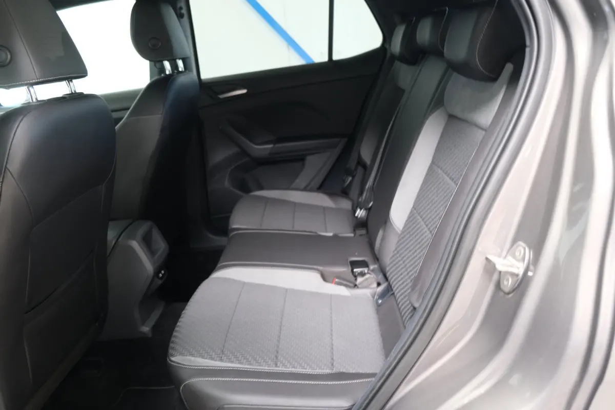 1.0 TSI Style Business 2x R-Line Automaat - Airco, Cruise, Virtueel display, Camera, Carplay, Trekhaak.