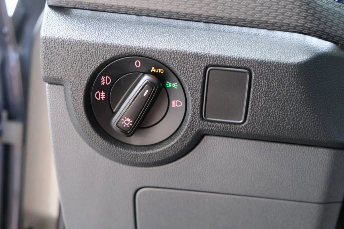 1.0 TSI Style Business 2x R-Line Automaat - Airco, Cruise, Virtueel display, Camera, Carplay, Trekhaak.