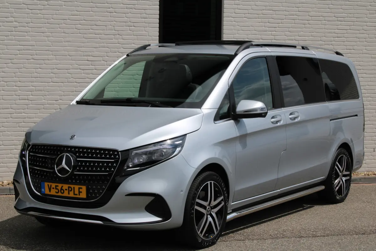 300d / DC / 4-Matic / Panorama / Luchtvering / 1.000KM!! / 360 Cam / Vol Opties / NIEUW!!