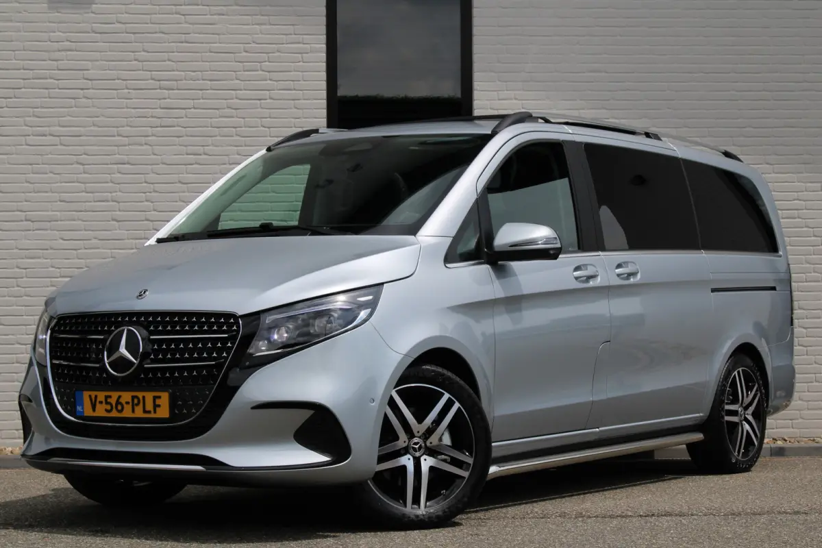 300d / DC / 4-Matic / Panorama / Luchtvering / 1.000KM!! / 360 Cam / Vol Opties / NIEUW!!