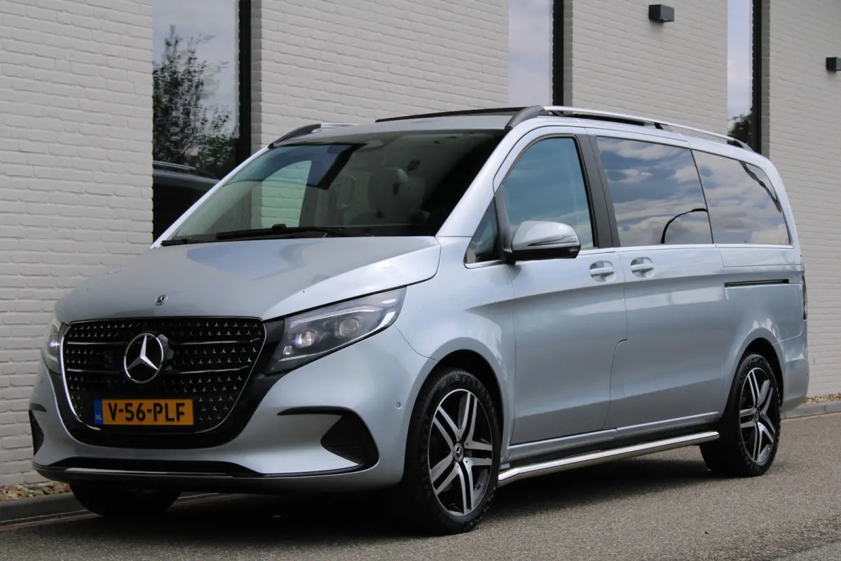 300d / DC / 4-Matic / Panorama / Luchtvering / 1.000KM!! / 360 Cam / Vol Opties / NIEUW!!
