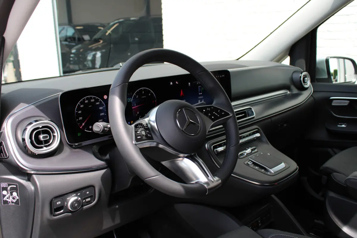 300d / DC / 4-Matic / Panorama / Luchtvering / 1.000KM!! / 360 Cam / Vol Opties / NIEUW!!