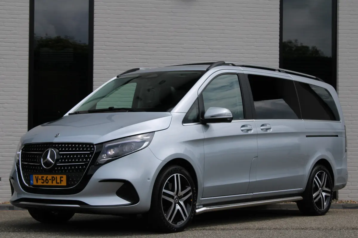 300d / DC / 4-Matic / Panorama / Luchtvering / 1.000KM!! / 360 Cam / Vol Opties / NIEUW!!