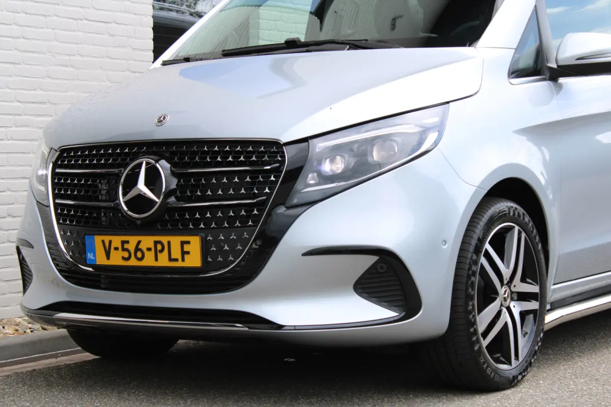 300d / DC / 4-Matic / Panorama / Luchtvering / 1.000KM!! / 360 Cam / Vol Opties / NIEUW!!