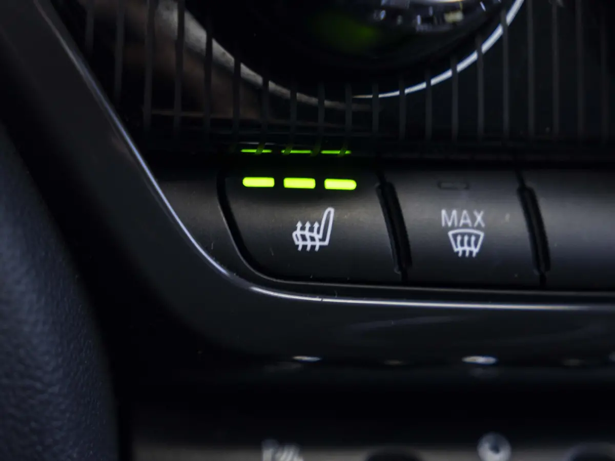 Cooper SE ALL4 Chili SoH 96% | Achteruitrijcamera | Elektrische achterklep | Glazen panoramadak | Active Cruise Control | Stoelverwarming |