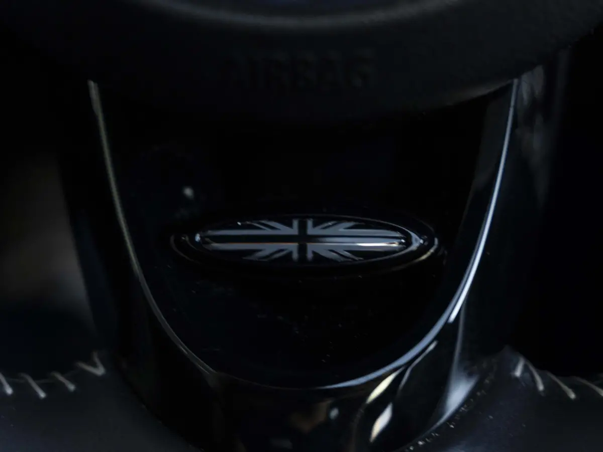 Cooper SE ALL4 Chili SoH 96% | Achteruitrijcamera | Elektrische achterklep | Glazen panoramadak | Active Cruise Control | Stoelverwarming |