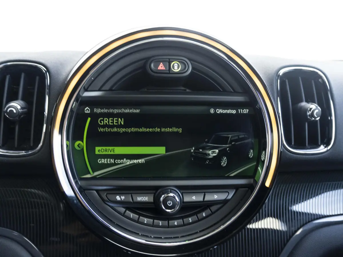 Cooper SE ALL4 Chili SoH 96% | Achteruitrijcamera | Elektrische achterklep | Glazen panoramadak | Active Cruise Control | Stoelverwarming |