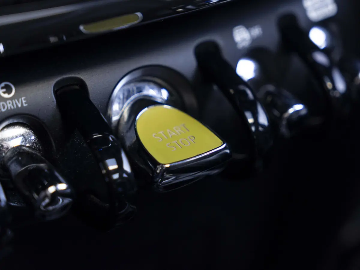 Cooper SE ALL4 Chili SoH 96% | Achteruitrijcamera | Elektrische achterklep | Glazen panoramadak | Active Cruise Control | Stoelverwarming |