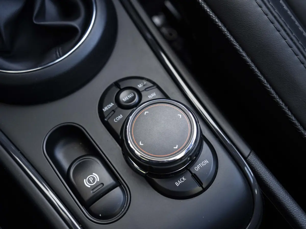 Cooper SE ALL4 Chili SoH 96% | Achteruitrijcamera | Elektrische achterklep | Glazen panoramadak | Active Cruise Control | Stoelverwarming |