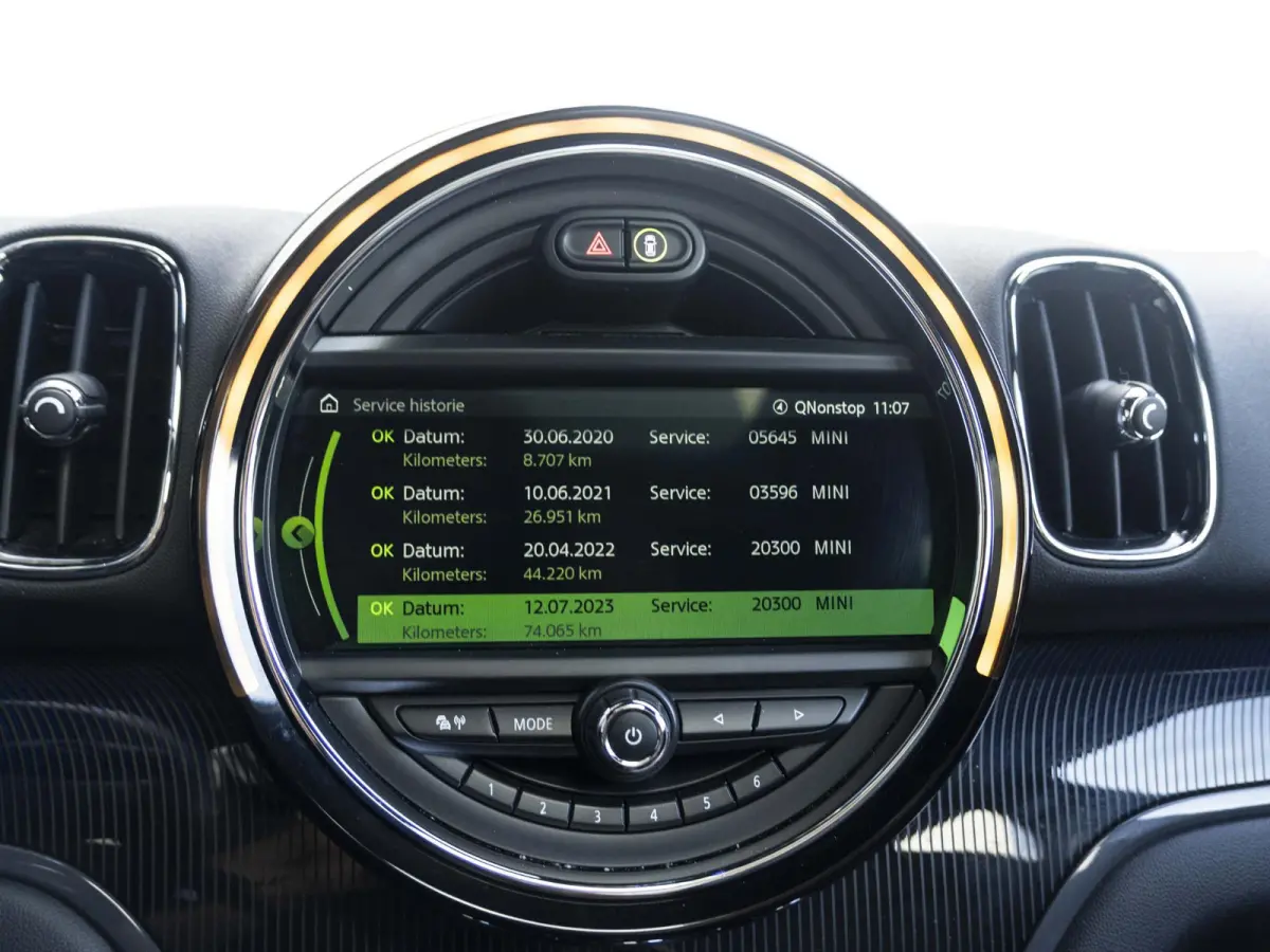 Cooper SE ALL4 Chili SoH 96% | Achteruitrijcamera | Elektrische achterklep | Glazen panoramadak | Active Cruise Control | Stoelverwarming |