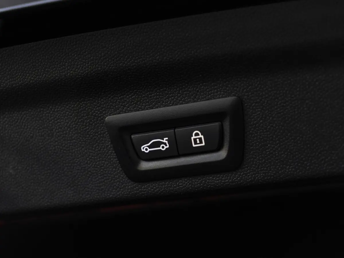 Cooper SE ALL4 Chili SoH 96% | Achteruitrijcamera | Elektrische achterklep | Glazen panoramadak | Active Cruise Control | Stoelverwarming |