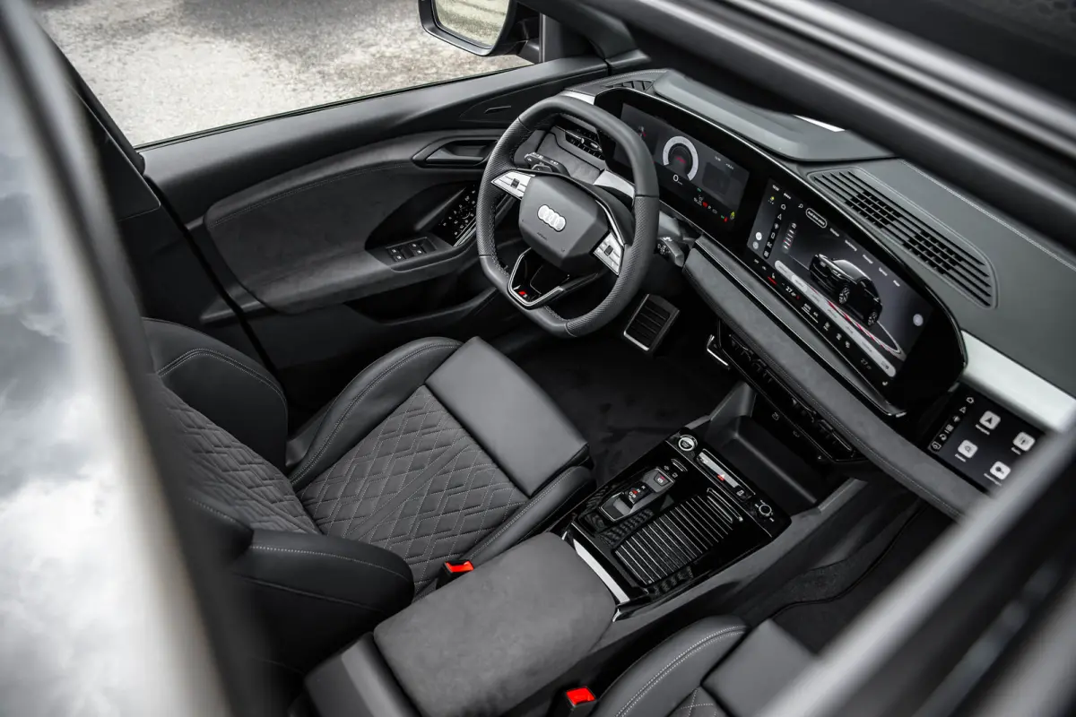S edition | Adaptive air suspension | Adaptive cruise control | Audi sound system