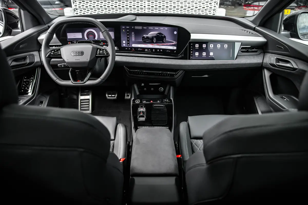 S edition | Adaptive air suspension | Adaptive cruise control | Audi sound system