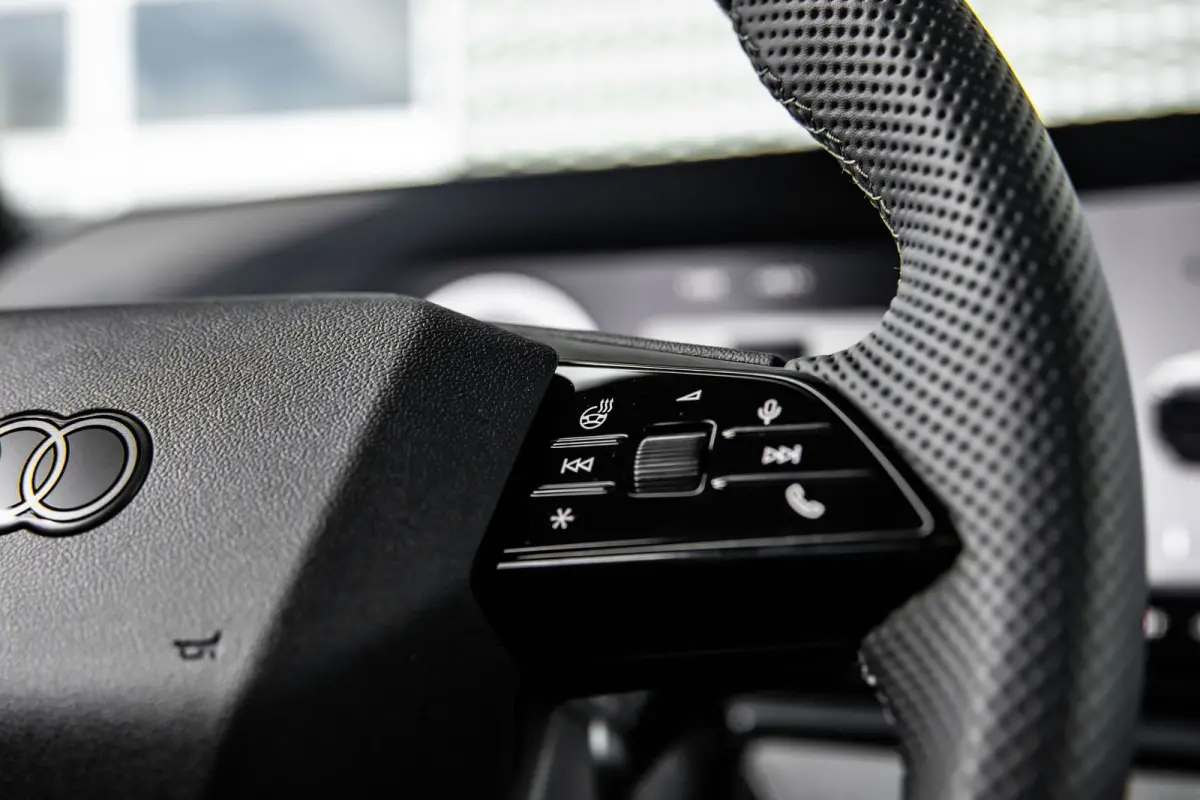 S edition | Adaptive air suspension | Adaptive cruise control | Audi sound system