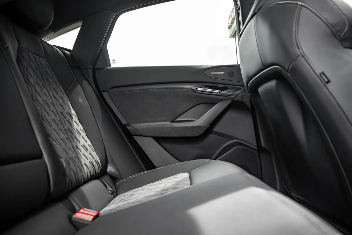 S edition | Adaptive air suspension | Adaptive cruise control | Audi sound system
