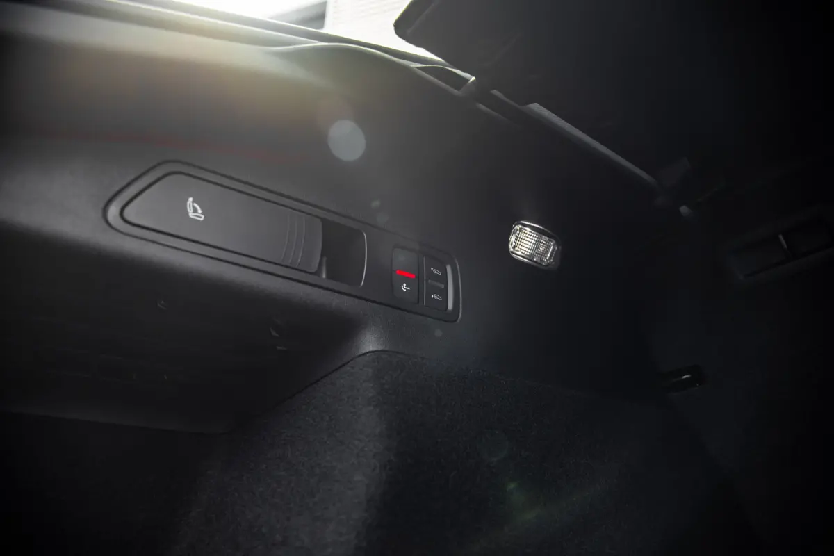 S edition | Adaptive air suspension | Adaptive cruise control | Audi sound system