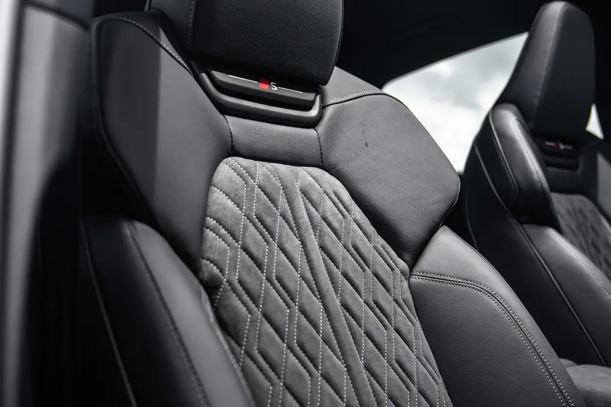 S edition | Adaptive air suspension | Adaptive cruise control | Audi sound system