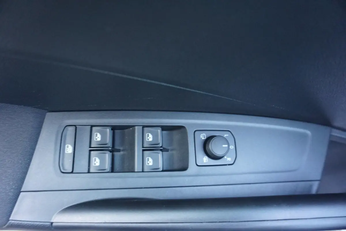 1.0 TSI 95pk Business Edition | Cruise Control | Stoelverwarming | Smart Link