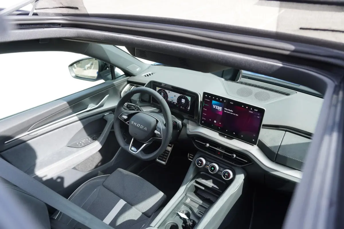 1.5 TSI 204pk PHEV Sportline Business | Panoramadak | 20" Velgen