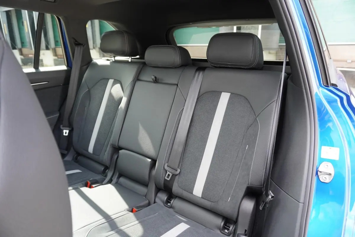 1.5 TSI 204pk PHEV Sportline Business | Panoramadak | 20" Velgen