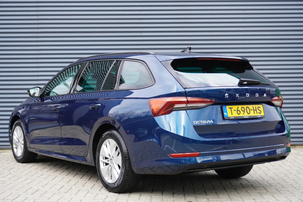 1.0 TSI 110pk Ambition | Navigatie | Smart Link | Parkeersensoren Voor + Achter