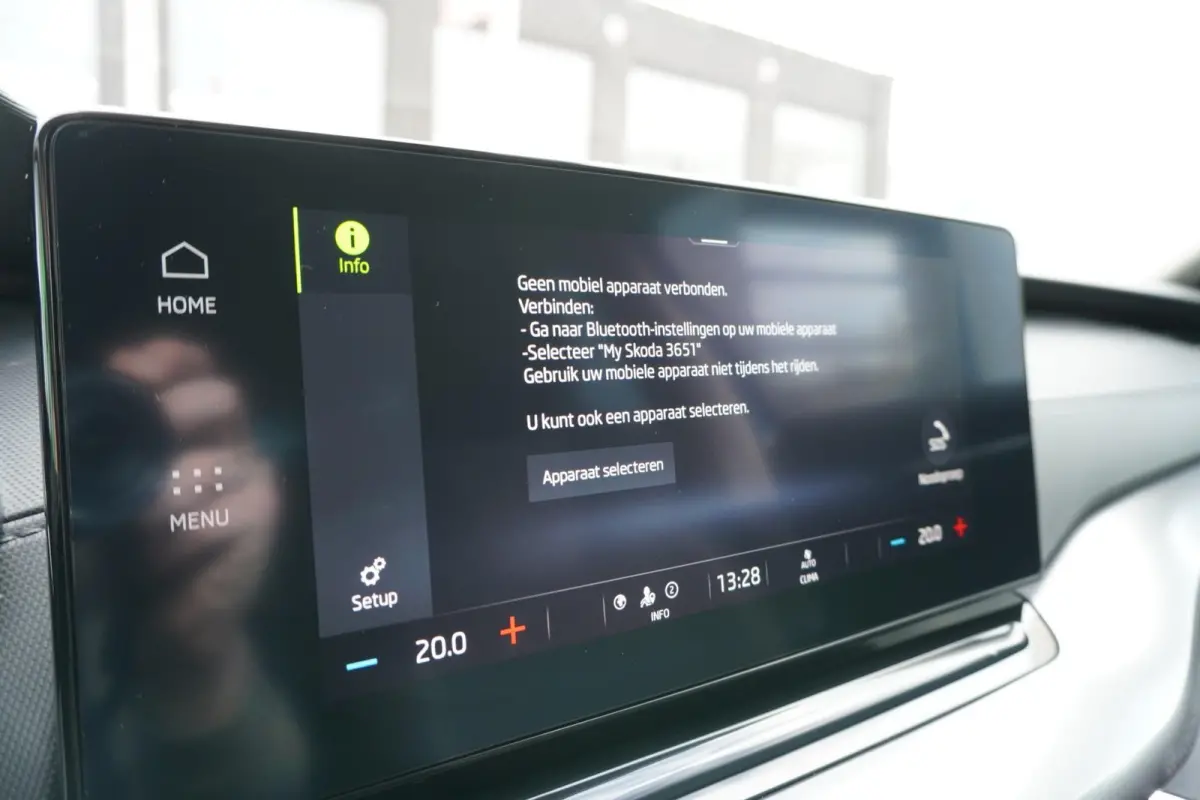1.0 TSI 110pk Ambition | Navigatie | Smart Link | Parkeersensoren Voor + Achter