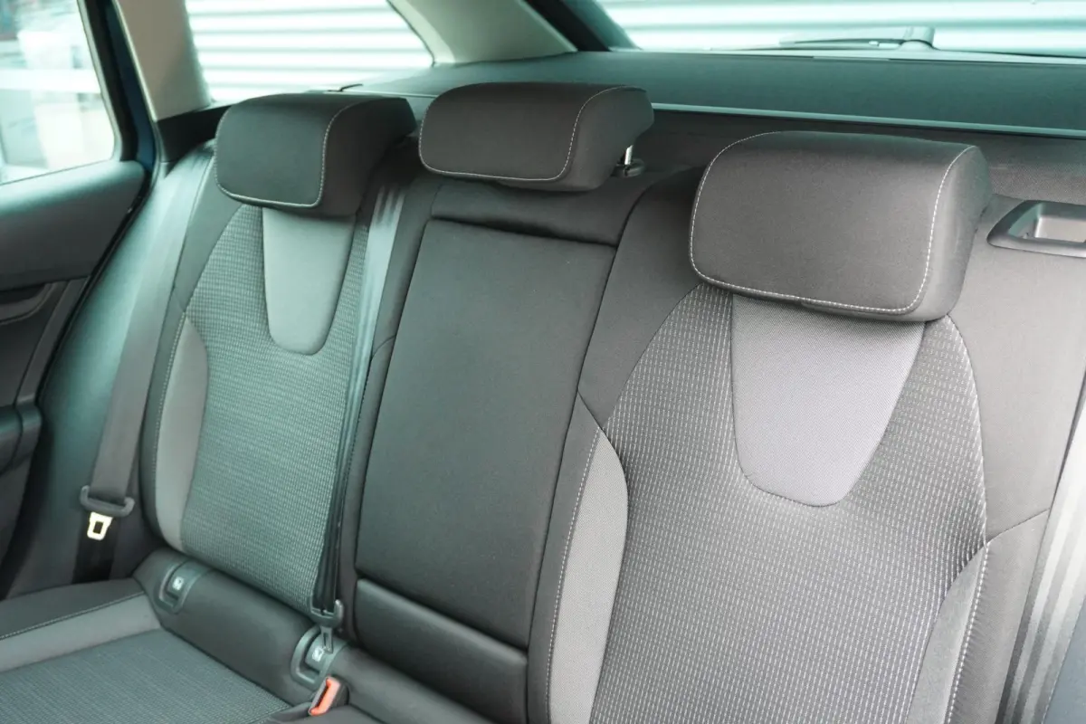 1.0 TSI 110pk Ambition | Navigatie | Smart Link | Parkeersensoren Voor + Achter