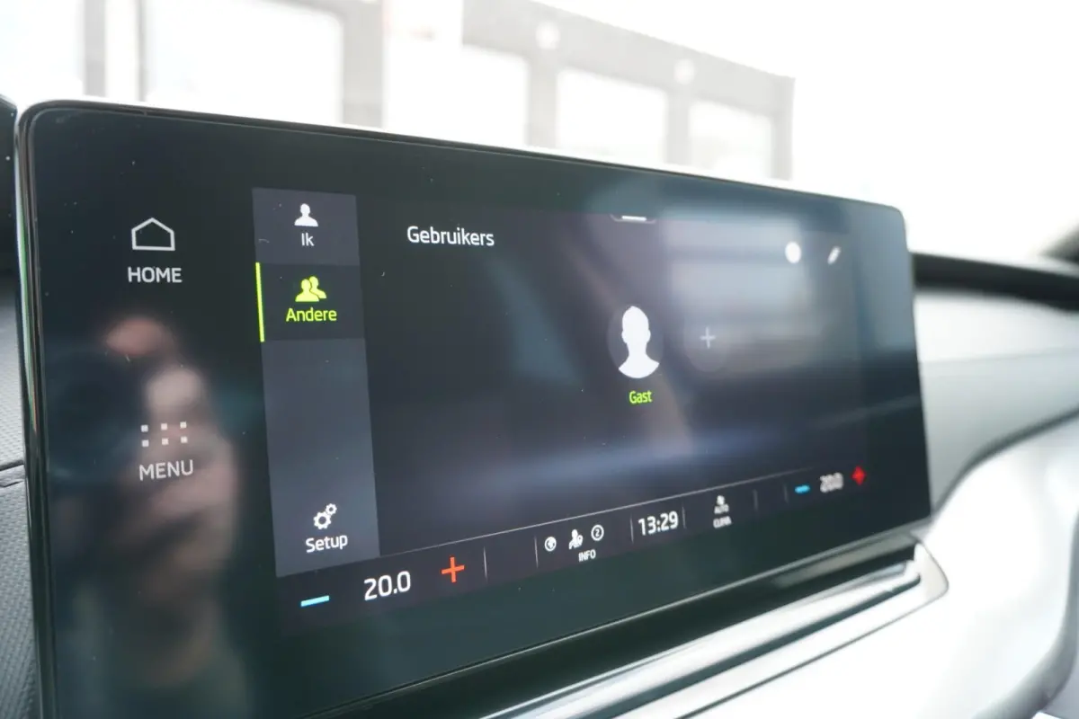1.0 TSI 110pk Ambition | Navigatie | Smart Link | Parkeersensoren Voor + Achter