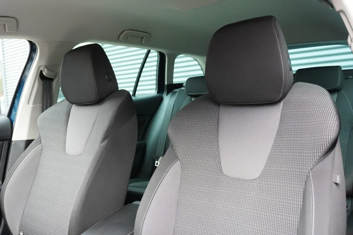 1.0 TSI 110pk Ambition | Navigatie | Smart Link | Parkeersensoren Voor + Achter
