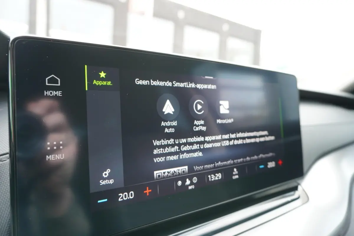 1.0 TSI 110pk Ambition | Navigatie | Smart Link | Parkeersensoren Voor + Achter