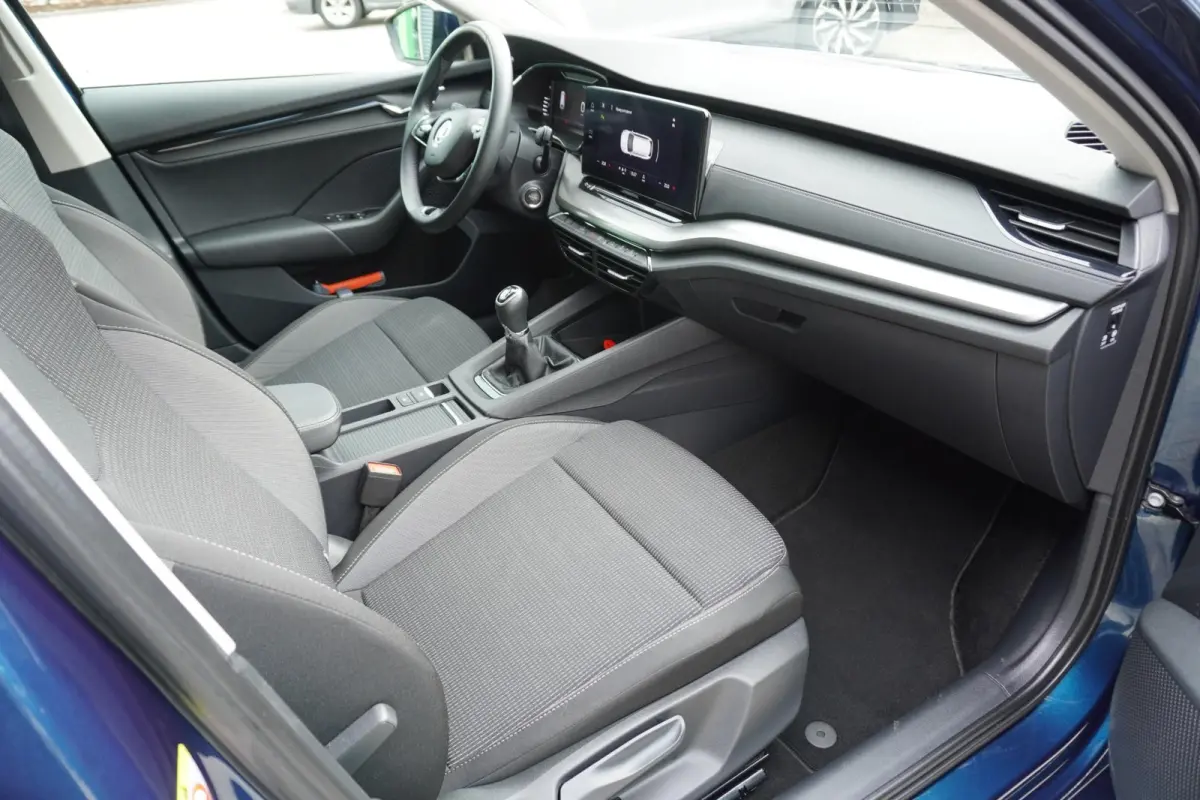 1.0 TSI 110pk Ambition | Navigatie | Smart Link | Parkeersensoren Voor + Achter