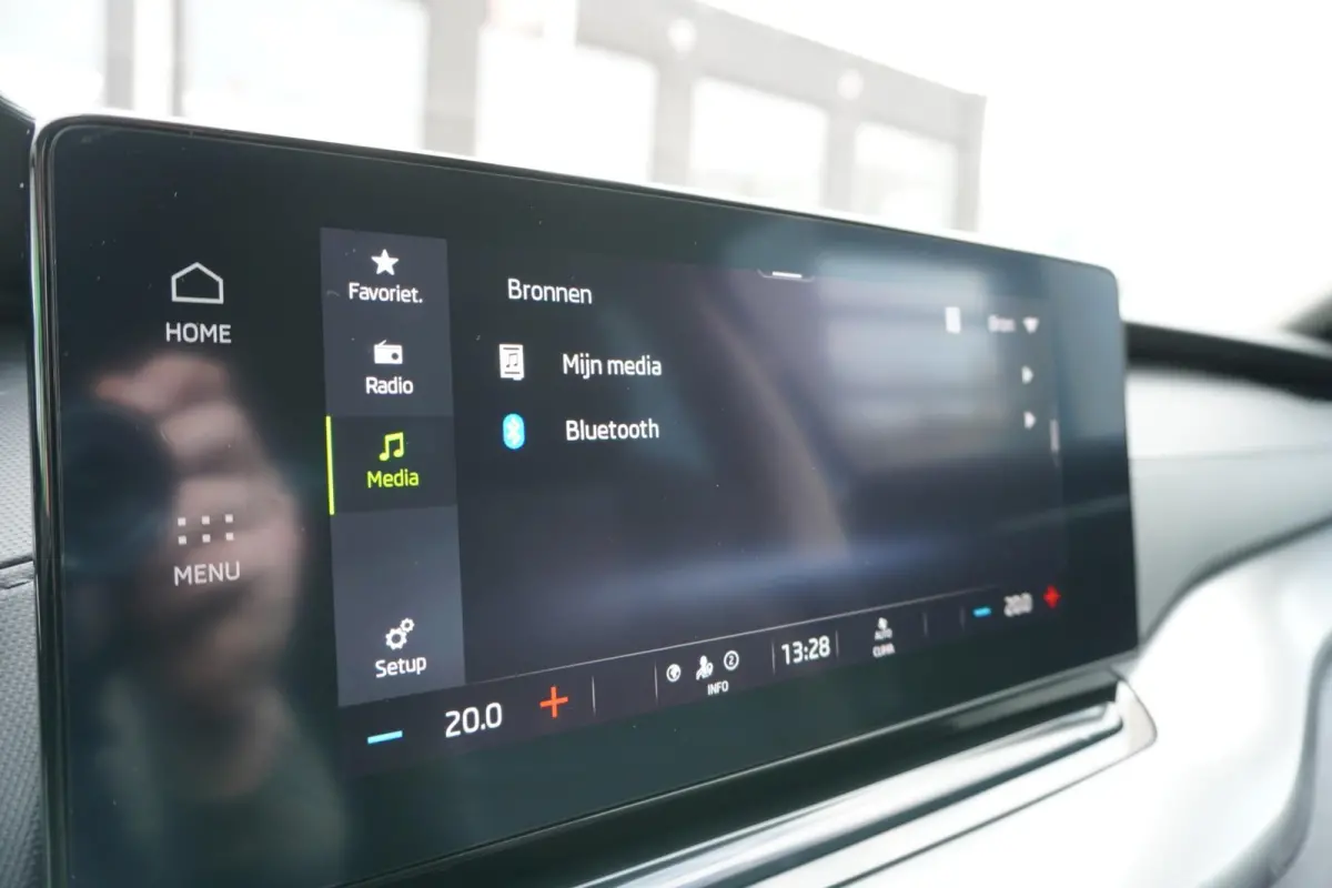1.0 TSI 110pk Ambition | Navigatie | Smart Link | Parkeersensoren Voor + Achter