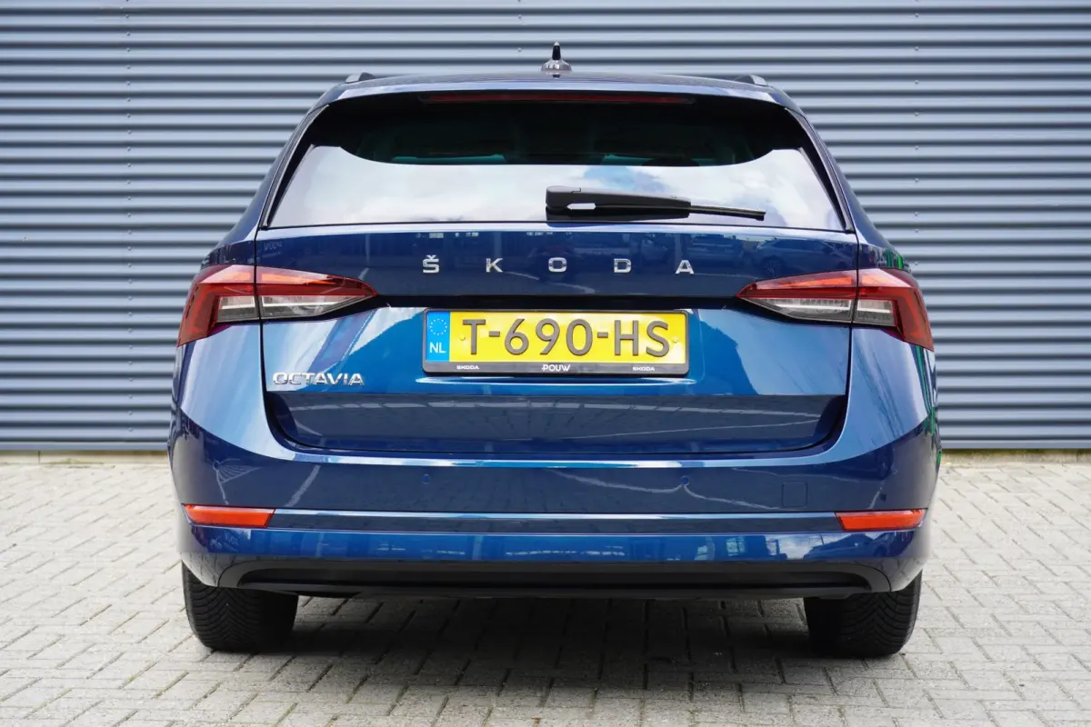 1.0 TSI 110pk Ambition | Navigatie | Smart Link | Parkeersensoren Voor + Achter