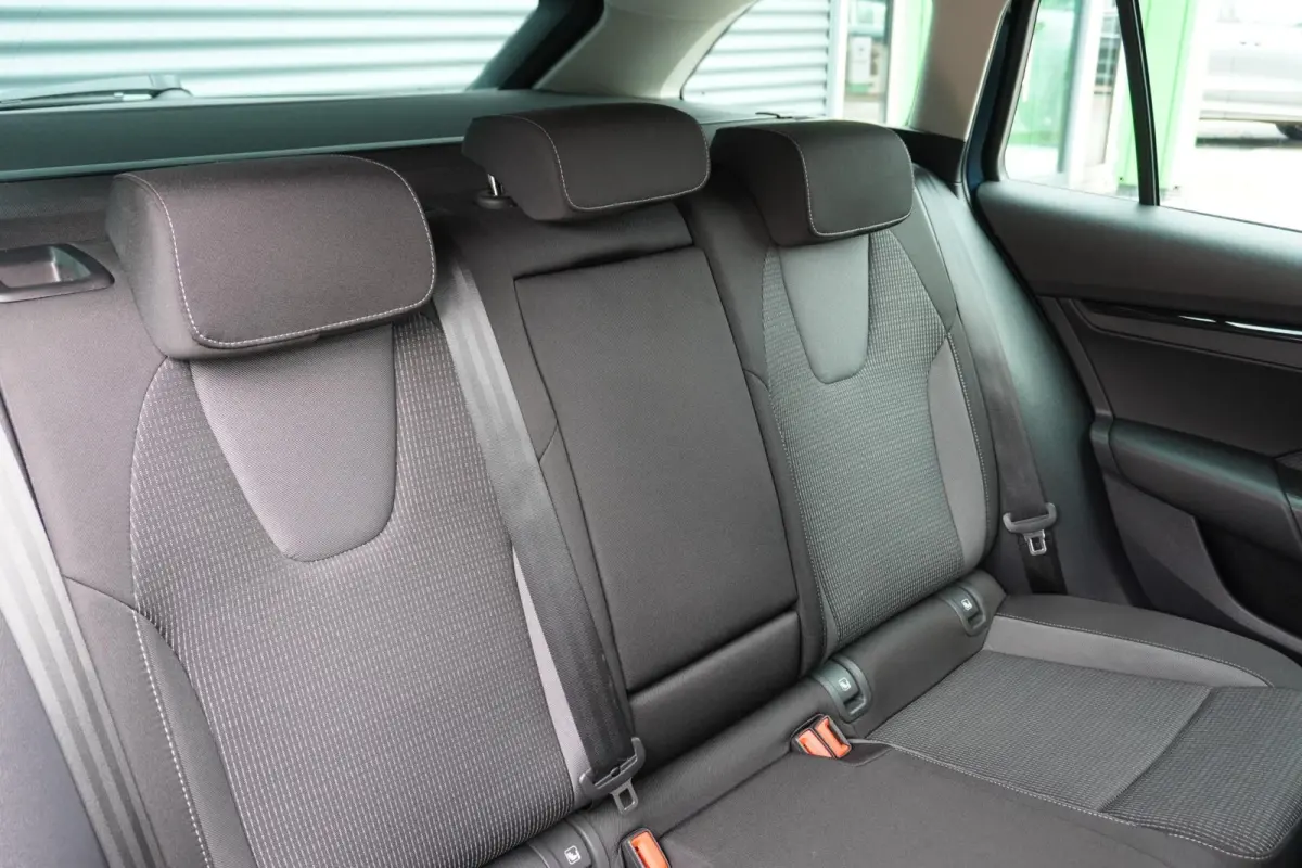 1.0 TSI 110pk Ambition | Navigatie | Smart Link | Parkeersensoren Voor + Achter