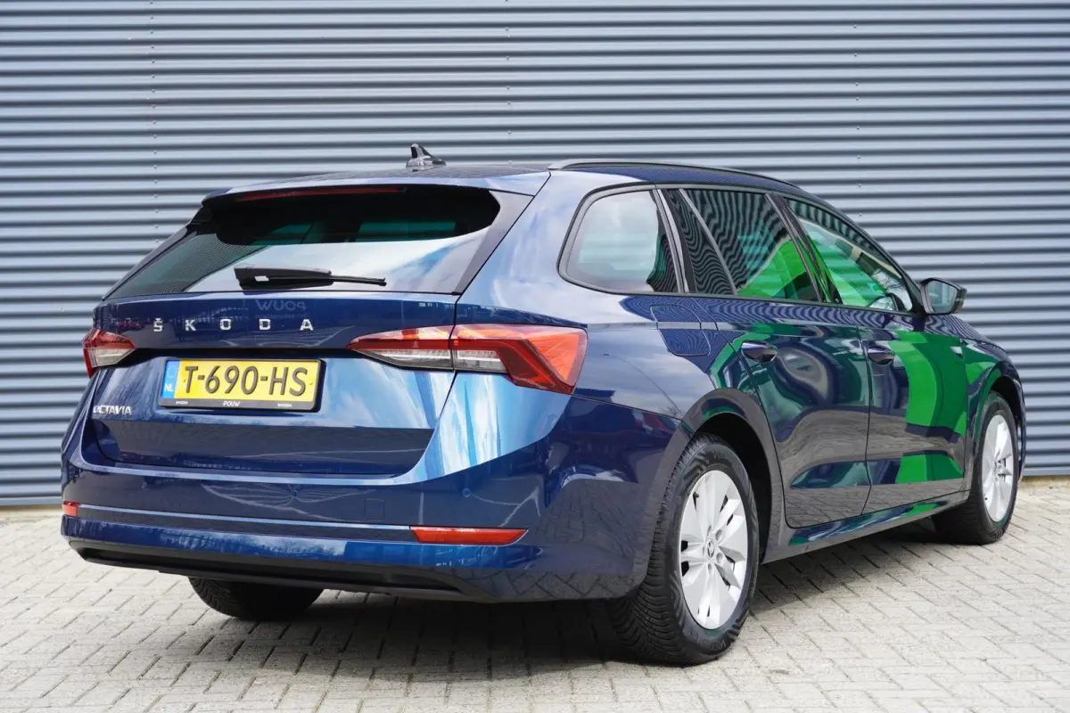 1.0 TSI 110pk Ambition | Navigatie | Smart Link | Parkeersensoren Voor + Achter