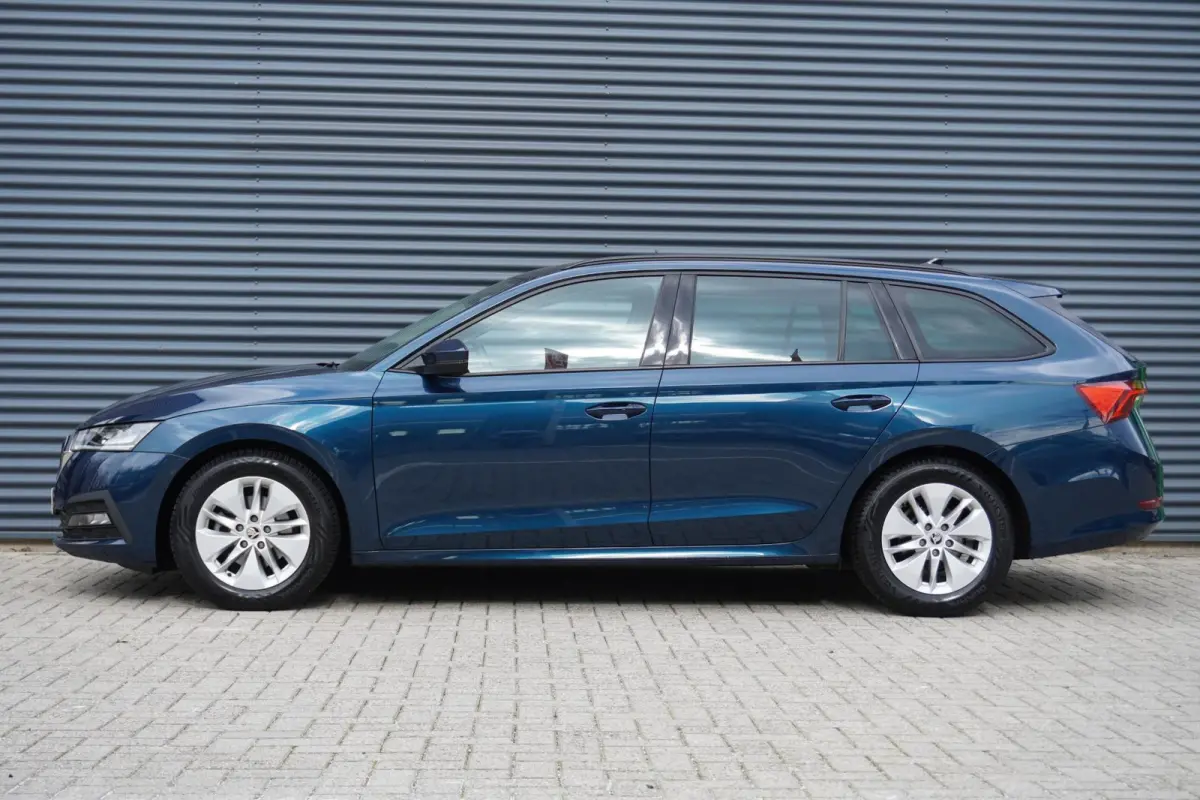 1.0 TSI 110pk Ambition | Navigatie | Smart Link | Parkeersensoren Voor + Achter