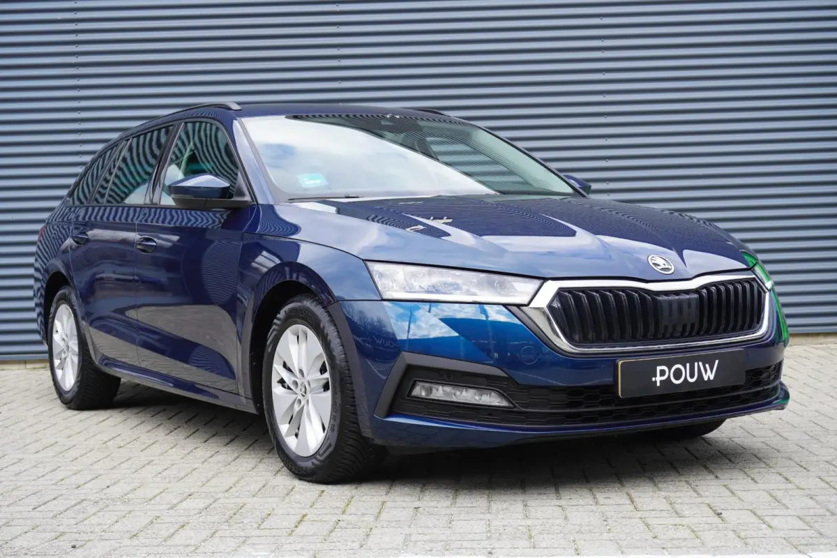 1.0 TSI 110pk Ambition | Navigatie | Smart Link | Parkeersensoren Voor + Achter